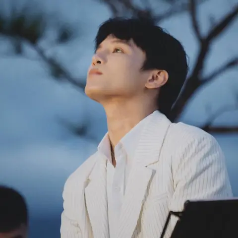 Phạm Đình Thái Ngân: Hành Trình Từ Giọng Ca Indie Đến Ngôi Sao Làn Sóng Mới