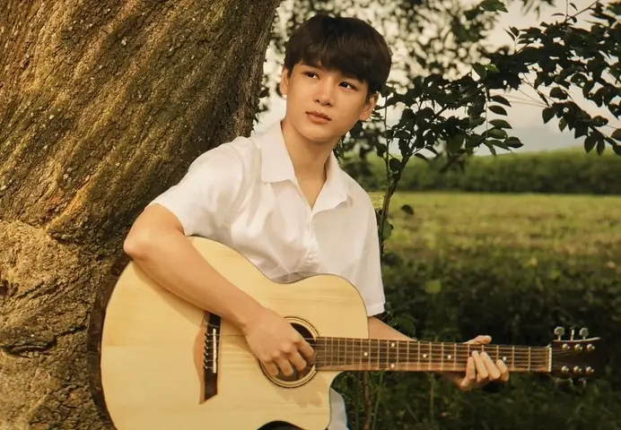 Phạm Đình Thái Ngân: Hành Trình Từ Giọng Ca Indie Đến Ngôi Sao Làn Sóng Mới