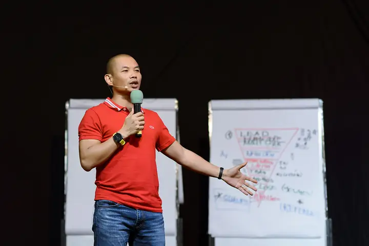 Phạm Thành Long Là Ai? Tiểu Sử, Sự Nghiệp Và Góc Nhìn Đa Chiều Về Luật Sư - Diễn Giả