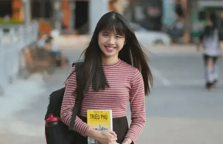 Phạm Tường Lan Thy Là Ai: Hành Trình Từ “hot Girl Ống Nghiệm” Đến Chuyên Gia Trẻ