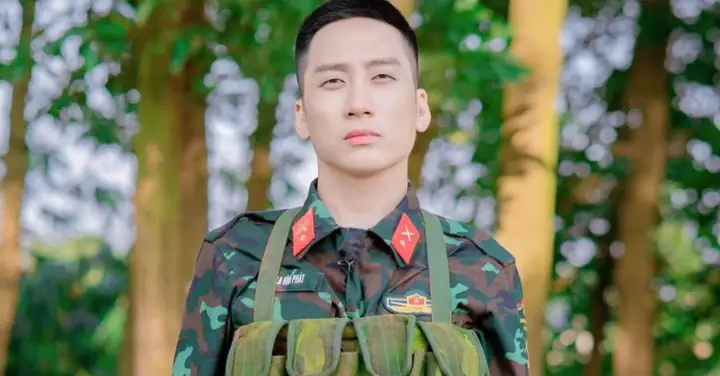 Tìm Hiểu Về Diễn Viên Phát La: Từ Đấu Trường Tiếu Lâm Đến Gia Đình Là Số 1