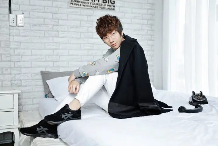 Tìm Hiểu Về Diễn Viên Phát La: Từ Đấu Trường Tiếu Lâm Đến Gia Đình Là Số 1