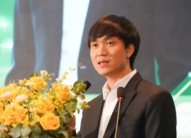 Phùng Anh Tuấn Là Ai? Tiểu Sử, Sự Nghiệp Và Tầm Ảnh Hưởng Phùng Anh Tuấn Là Ai? Tiểu Sử, Sự Nghiệp Và Tầm Ảnh Hưởng