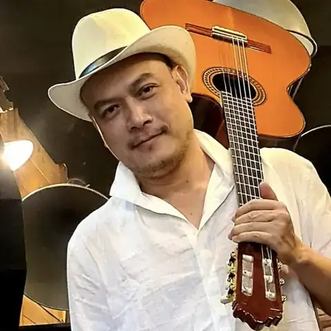 Phương Phạm Guitar: Hành Trình Từ Đam Mê Đến Đỉnh Cao Nghệ Thuật Và Giáo Dục