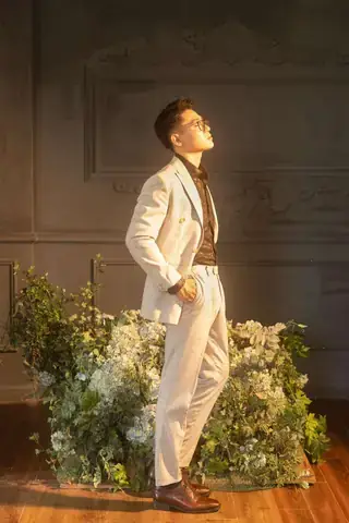 Quản Hân Là Ai? Tiểu Sử, Sự Nghiệp Nổi Bật Và Hành Trình Truyền Cảm Hứng