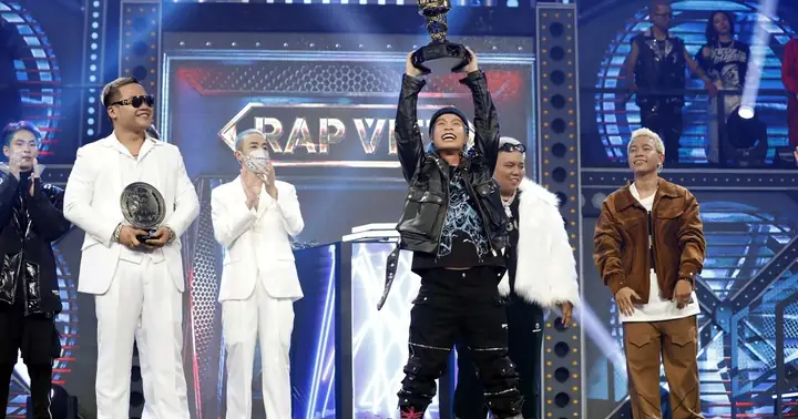 Seachains Là Ai? Hành Trình Đăng Quang Quán Quân Rap Việt Mùa 2 Seachains Là Ai? Hành Trình Đăng Quang Quán Quân Rap Việt Mùa 2