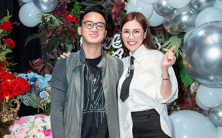 Chân Dung Quế Vân: Hành Trình Từ Cô Ca Sĩ Underground Đến Những Ồn Ào Thị Phi