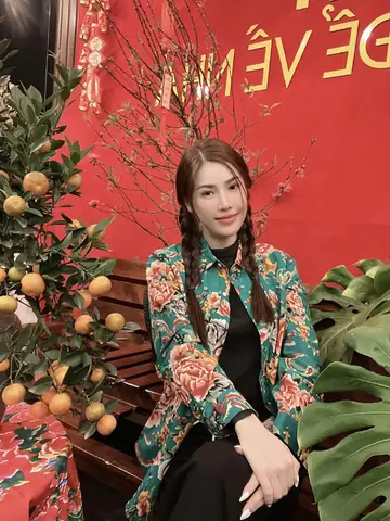 Chân Dung Quế Vân: Hành Trình Từ Cô Ca Sĩ Underground Đến Những Ồn Ào Thị Phi