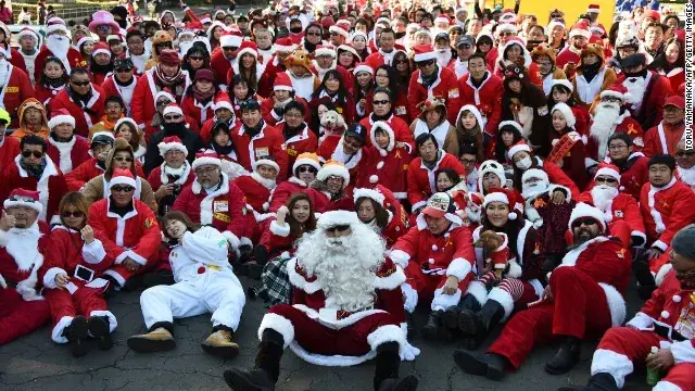 Santa Là Ai? Nguồn Gốc, Bản Sắc Và Những Góc Nhìn Đa Chiều Về Biểu Tượng Giáng Sinh