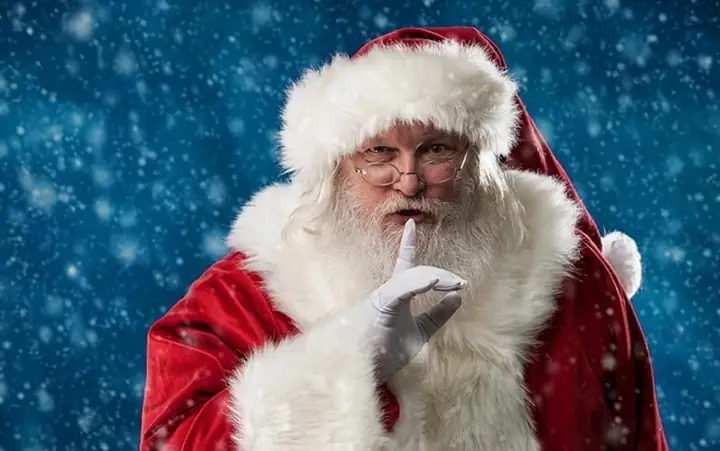 Santa Là Ai? Nguồn Gốc, Bản Sắc Và Những Góc Nhìn Đa Chiều Về Biểu Tượng Giáng Sinh