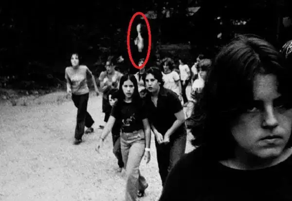 Slender Man Là Ai? Giải Mã Huyền Thoại Creepypasta Và Những Bí Ẩn Đằng Sau
