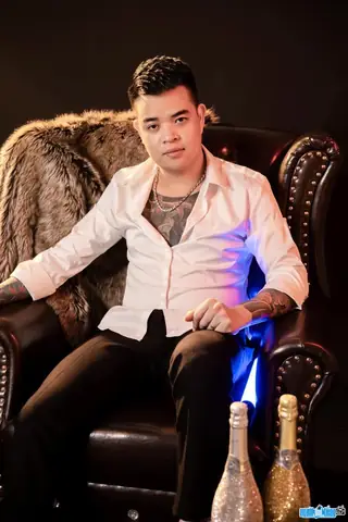 Sơn Sói Là Ai? Tiểu Sử, Sự Nghiệp Và Những Góc Khuất Ít Ai Biết