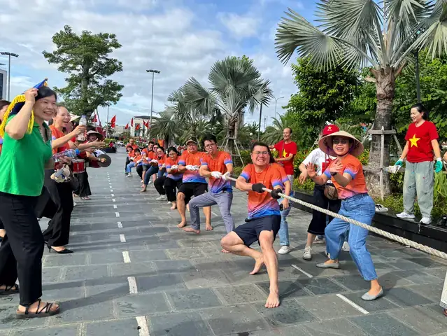 Tám Keo Là Ai? Khám Phá Hành Trình Từ Người Bình Dị Đến Hiện Tượng Giải Trí Số