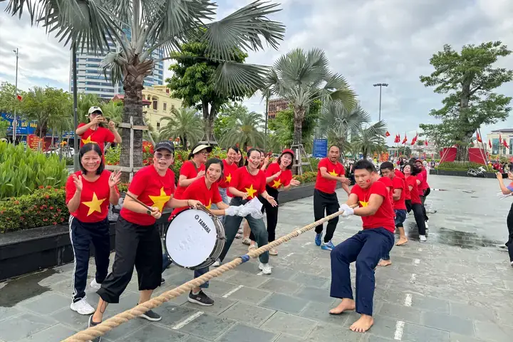 Tám Keo Là Ai? Khám Phá Hành Trình Từ Người Bình Dị Đến Hiện Tượng Giải Trí Số