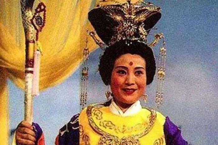 Tây Vương Mẫu: Giải Mã Nguồn Gốc, Vị Thế Và Quyền Lực Thần Thoại