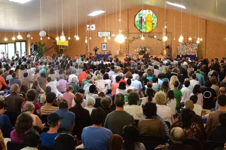 Thượng Đế Là Ai? Câu Trả Lời Toàn Diện Từ Góc Nhìn Đa Chiều