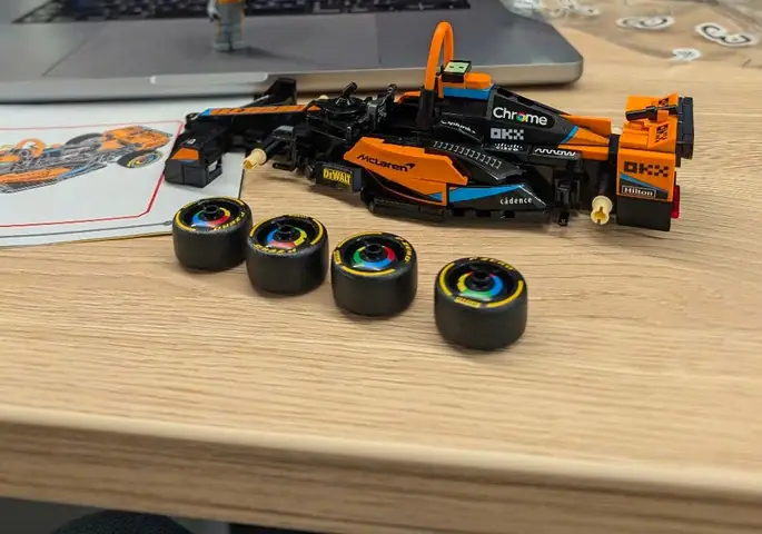 Tôi Là Ai Và Nếu Vậy Thì Bao Nhiêu: Hành Trình Khám Phá Bản Thân Qua Lăng Kính Triết Học Và Khoa Học