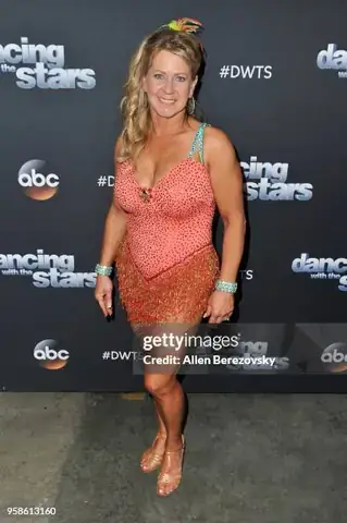 Tonya Harding Là Ai? Cuộc Đời Đầy Biến Động Của Nữ Vận Động Viên Trượt Băng Tài Năng Và Tai Tiếng