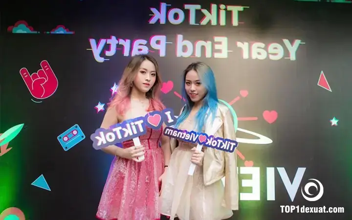 Trà Đặng Là Ai? Hành Trình Lột Xác Từ Nữ Tiktoker Trẻ Đến Biểu Tượng Sáng Tạo Trà Đặng Là Ai? Hành Trình Lột Xác Từ Nữ Tiktoker Trẻ Đến Biểu Tượng Sáng Tạo