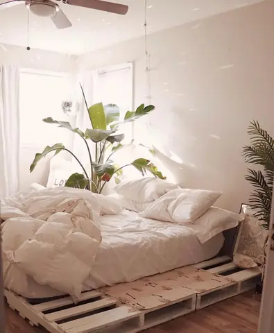 Trang Trí Phòng Ngủ Bằng Gỗ Pallet Màu Trắng