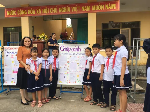 Hội Thi Trang Trí Báo Tường Chào Mừng Ngày Nhà Giáo Việt Nam 20 ...