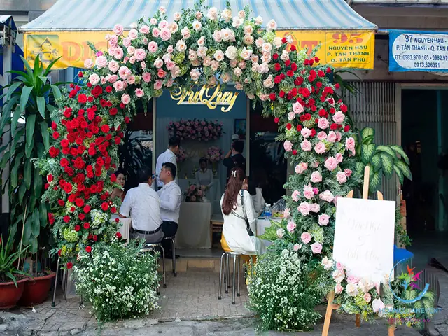 Cổng Đám Cưới Bằng Hoa Tươi Tc384