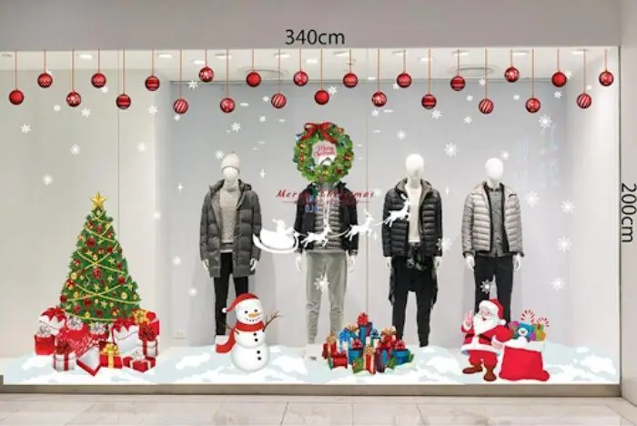 Trang Trí Shop Quần Áo Bằng Decal Theo Ngày Lễ Như Noel Hay Tết