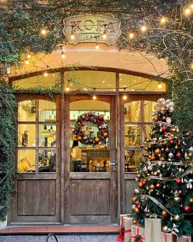 Tạo Không Khí Giáng Sinh Cho Khách Hàng