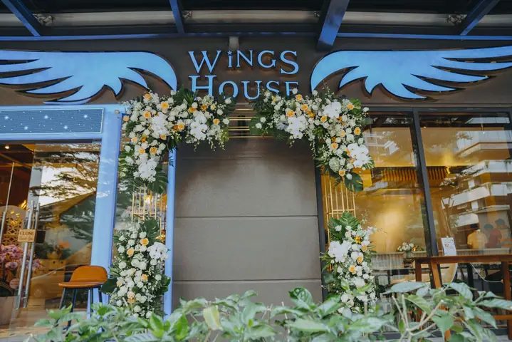 Trang Trí Hoa Tươi Cho Cổng Hoa Cưới.