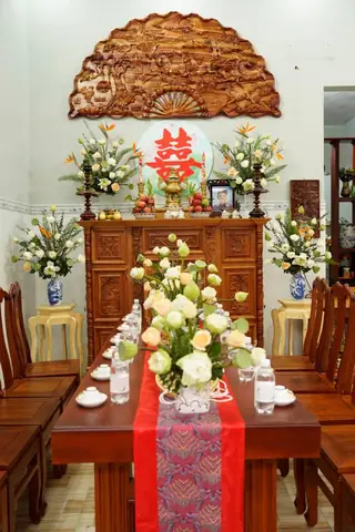 Cách Trang Trí Hoa Tươi Đám Cưới Lễ Gia Tiên Bằng Hoa Tươi Đơn Giản Sang Trọng Ngày Cưới.