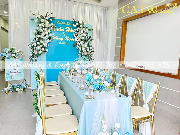 Trang Trí Gia Tiên Tone Xanh Mint Tại Quận 8