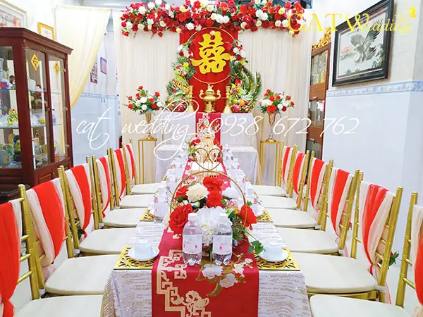 Trang Trí Gia Tiên Tone Đỏ Tại Quận Bình Tân
