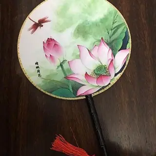 Vẽ Trang Trí Đĩa Tròn Hình Hoa Sen Như Thế Nào?