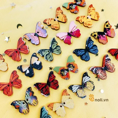 Cúc Gỗ Trang Trí Hình Con Bướm 21x28mm (gói 10 Cái) | Noli ... Cúc Gỗ Trang Trí Hình Con Bướm 21x28mm (gói 10 Cái) | Noli ...