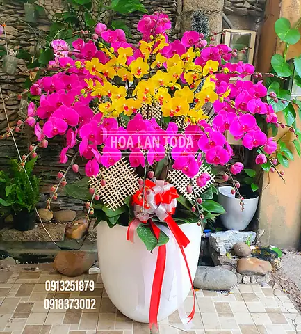 Cách Trang Trí Lọ Hoa Ngày Tết Để Tô Điểm Cho Phòng Khách?