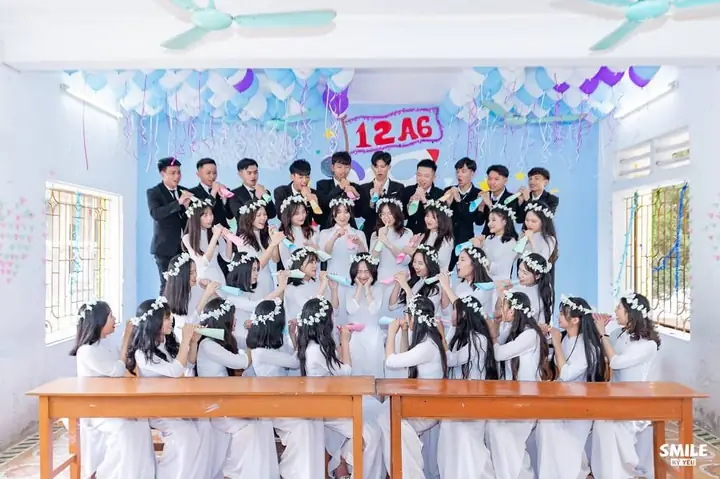 10+ Ý Tưởng Trang Trí Lớp Chụp Kỷ Yếu Mới Lạ Mà Đơn Giản