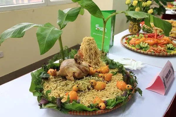 Quả Dứa Trang Trí Món Ăn Ngày 20/10 Như Thế Nào?