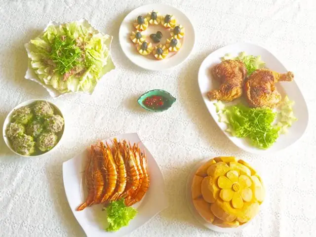 Quả Dứa Trang Trí Món Ăn Ngày 20/10 Như Thế Nào?