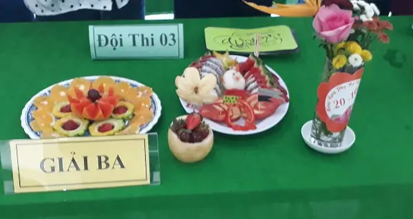 Quả Dứa Trang Trí Món Ăn Ngày 20/10 Như Thế Nào?