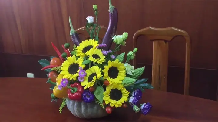 Quả Dứa Trang Trí Món Ăn Ngày 20/10 Như Thế Nào?