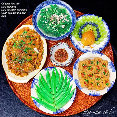 Quả Dứa Trang Trí Món Ăn Ngày 20/10 Như Thế Nào?