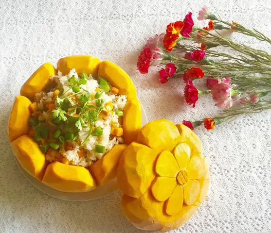 Quả Dứa Trang Trí Món Ăn Ngày 20/10 Như Thế Nào?