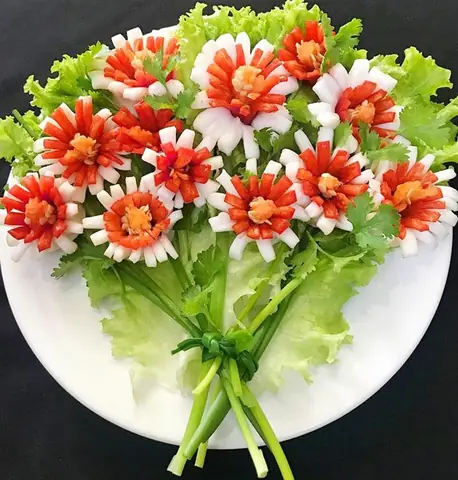 Quả Dứa Trang Trí Món Ăn Ngày 20/10 Như Thế Nào?