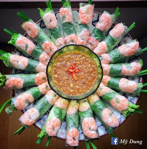 Tóc Tiên Khéo Léo Làm Gỏi Cuốn Có Màu Tím Hồng Đẹp Mắt, Hóa Ra Là Nhờ Thứ Này Tóc Tiên Khéo Léo Làm Gỏi Cuốn Có Màu Tím Hồng Đẹp Mắt, Hóa Ra Là Nhờ Thứ Này