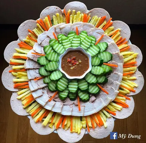 Tóc Tiên Khéo Léo Làm Gỏi Cuốn Có Màu Tím Hồng Đẹp Mắt, Hóa Ra Là Nhờ Thứ Này Tóc Tiên Khéo Léo Làm Gỏi Cuốn Có Màu Tím Hồng Đẹp Mắt, Hóa Ra Là Nhờ Thứ Này