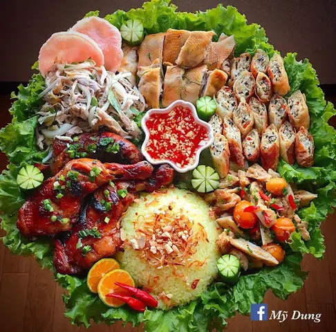 Tóc Tiên Khéo Léo Làm Gỏi Cuốn Có Màu Tím Hồng Đẹp Mắt, Hóa Ra Là Nhờ Thứ Này Tóc Tiên Khéo Léo Làm Gỏi Cuốn Có Màu Tím Hồng Đẹp Mắt, Hóa Ra Là Nhờ Thứ Này