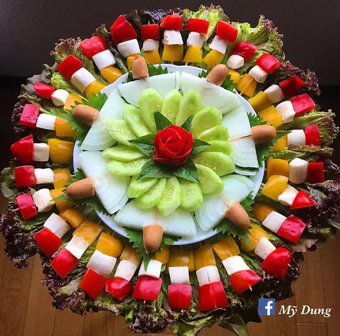 Tóc Tiên Khéo Léo Làm Gỏi Cuốn Có Màu Tím Hồng Đẹp Mắt, Hóa Ra Là Nhờ Thứ Này Tóc Tiên Khéo Léo Làm Gỏi Cuốn Có Màu Tím Hồng Đẹp Mắt, Hóa Ra Là Nhờ Thứ Này