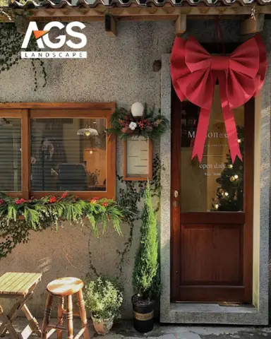 Trang Trí Mặt Tiền Và Cửa Ra Vào Ấn Tượng