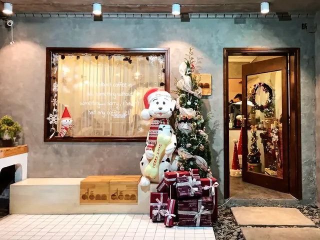 Ý Tưởng Trang Trí Noel Cho Quán Cafe, Trà Sữa, Nhà Hàng Ý Tưởng Trang Trí Noel Cho Quán Cafe, Trà Sữa, Nhà Hàng