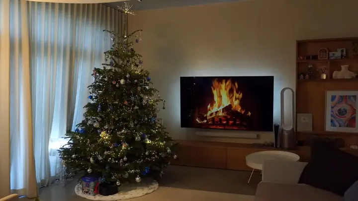 Trang Trí Noel Văn Phòng Bằng Cây Thông Tươi